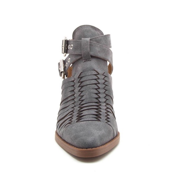 ๐HP๐ NWT Vegan Suede Ankle Booties - Picture 3 of 8